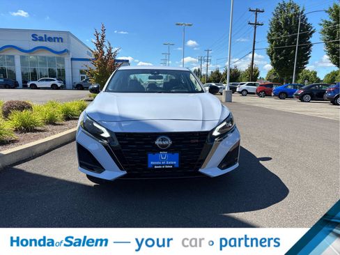 Used 2024 Nissan Altima 2.5 SR FWD image 6