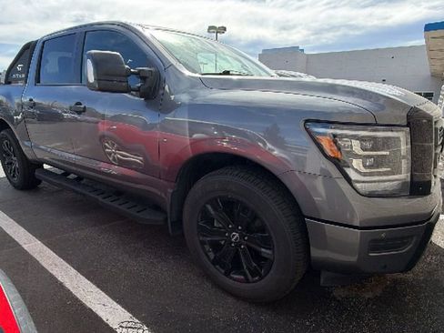 Used 2023 Nissan Titan SV w/ SV Convenience Package image 1