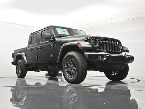 New 2026 Jeep Gladiator Sport AWD/4WD image 37