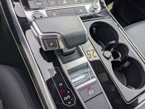 Used 2025 Audi Q7 3.0T Premium Plus AWD/4WD image 18