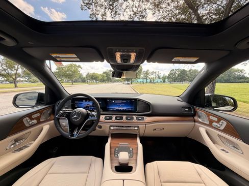 Used 2025 Mercedes-Benz GLE 350 4MATIC image 2