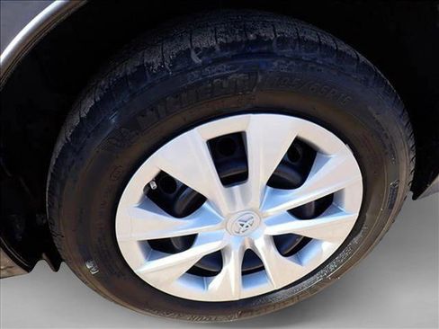 Used 2017 Toyota Corolla L image 7