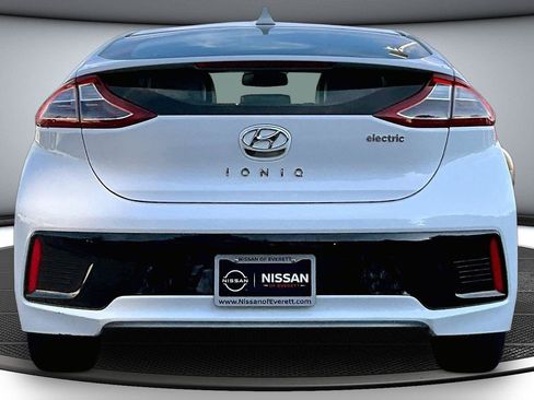 Used 2017 Hyundai Ioniq Limited FWD image 6