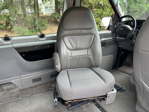 Used 2003 Ford E-350 and Econoline 350 XLT RWD image 16