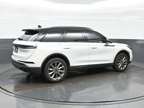 Used 2022 Lincoln Corsair AWD w/ Premium Package image 6