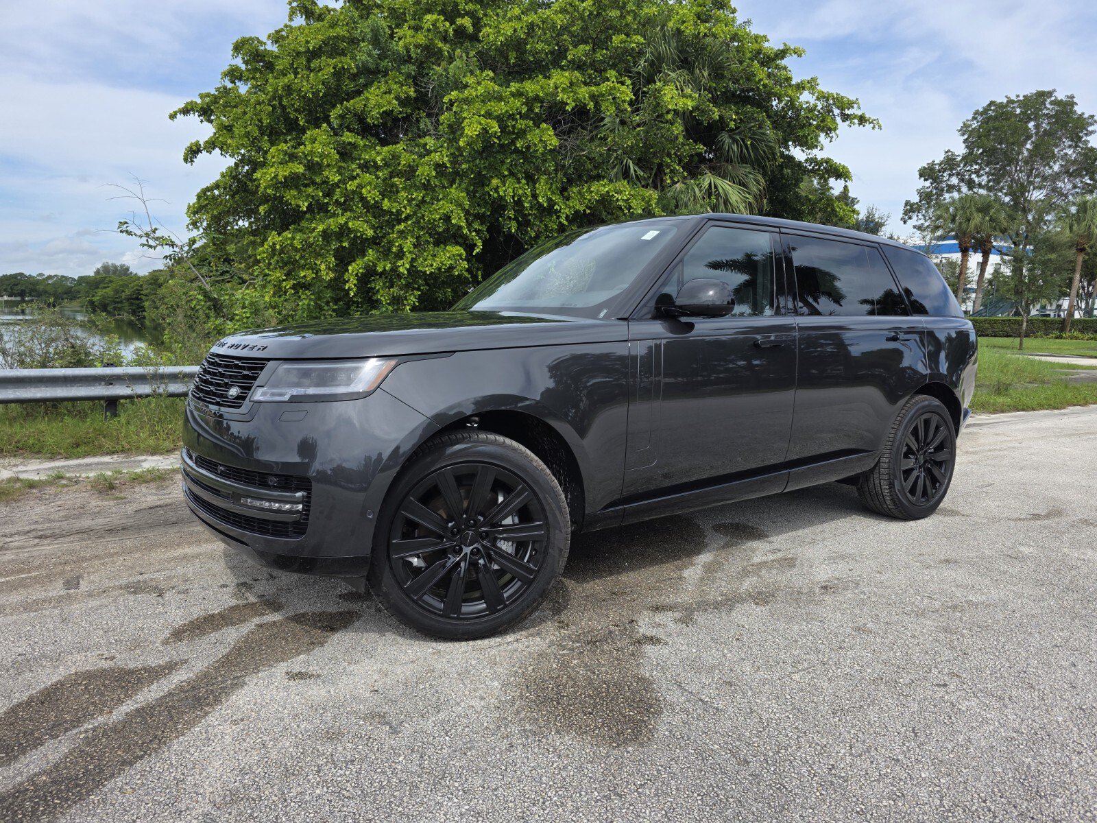 New 2026 Land Rover Range Rover Long Wheelbase SE AWD/4WD image 1