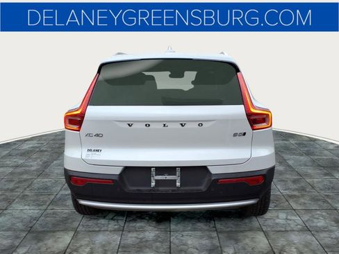 Used 2023 Volvo XC40 B5 Plus w/ Driver Assist Package image 4