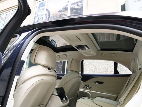 New 2025 Bentley Flying Spur Plug-In Hybrid image 20