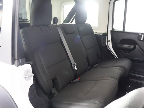 Used 2019 Jeep Wrangler Unlimited Sport S image 29