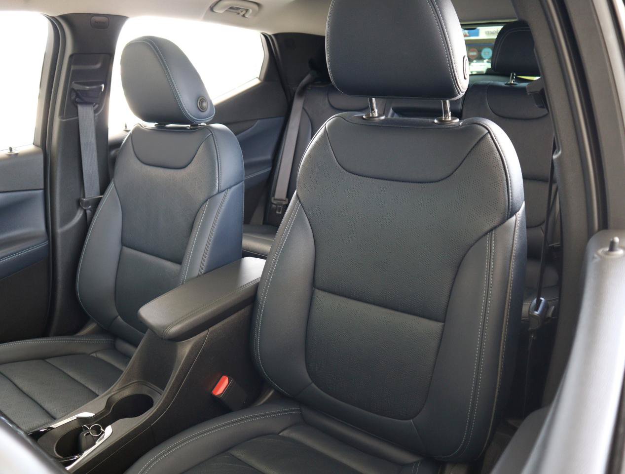 Used 2022 Chevrolet Bolt EUV Premier w/ Launch Edition FWD image 19