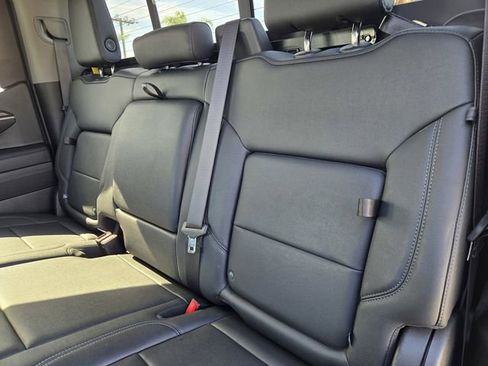 Used 2023 Chevrolet Silverado 1500 LT Trail Boss w/ LT Trail Boss Premium Package image 12