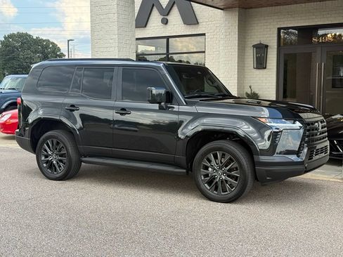 Used 2025 Lexus GX 550 w/ Cold Area Package AWD/4WD image 3
