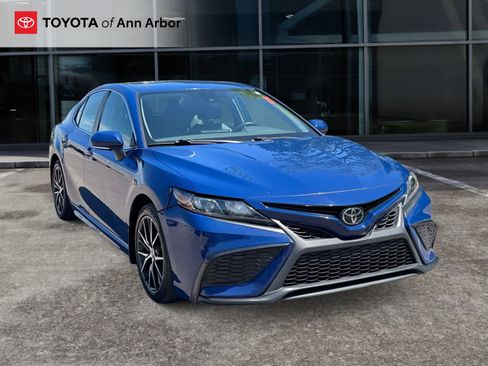 Used 2023 Toyota Camry SE w/ Convenience Package FWD image 1