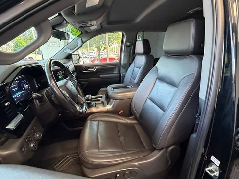 Used 2022 Chevrolet Silverado 1500 LT Trail Boss w/ LT Trail Boss Premium Package AWD/4WD image 5