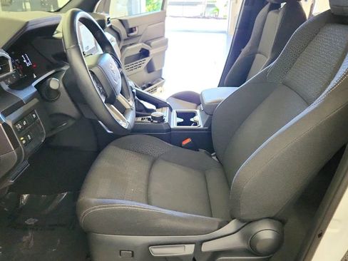 Used 2025 Toyota 4Runner SR5 AWD/4WD image 15