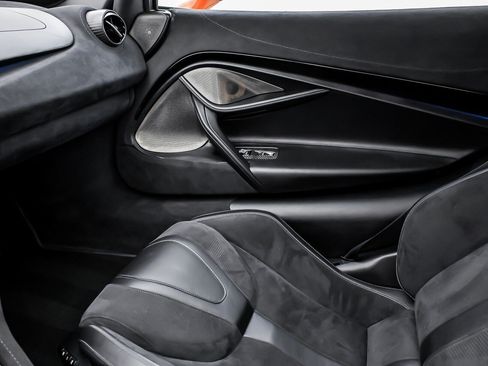 Used 2018 McLaren 720S Performance RWD image 38