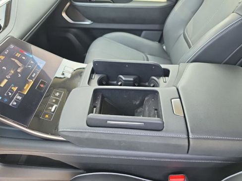 Used 2025 INFINITI QX80 Sensory AWD/4WD image 19