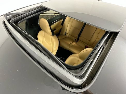 Used 2018 Volvo S90 T5 Momentum w/ Momentum Plus Package FWD image 22