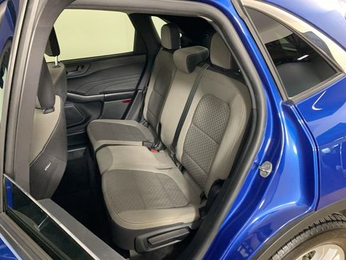 Used 2022 Ford Escape SE image 28