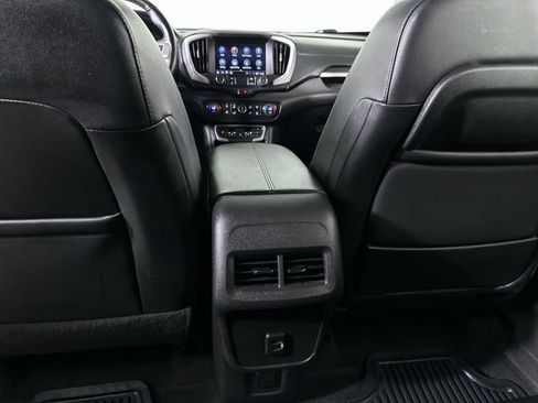 Used 2024 GMC Terrain SLT AWD/4WD image 22