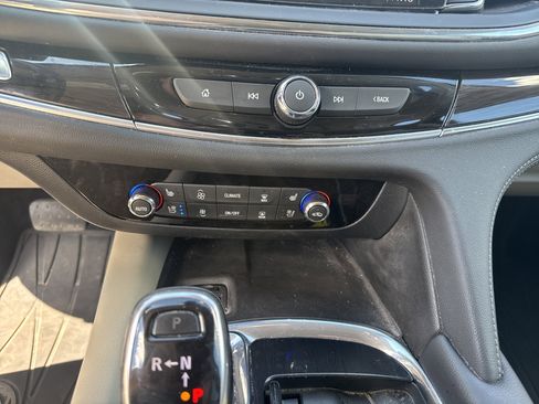 Used 2020 Buick Enclave Premium w/ Sun and Sites Package image 26