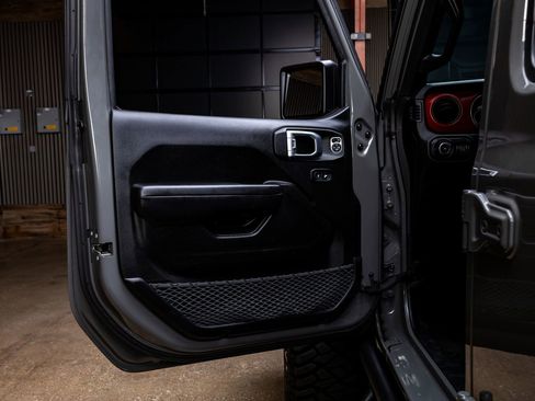 Used 2019 Jeep Wrangler Unlimited Sport S AWD/4WD image 35