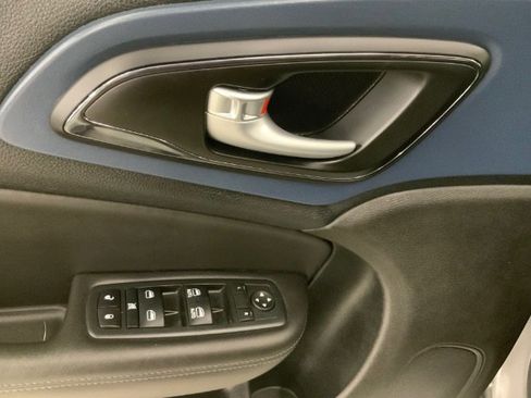 Used 2016 Chrysler 200 S image 24