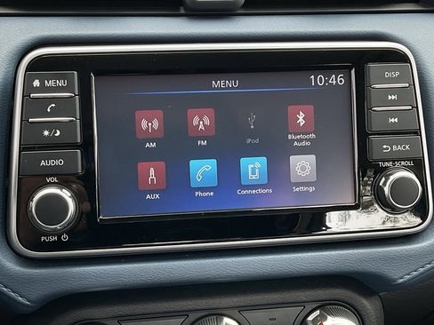 Used 2025 Nissan Versa SV image 28