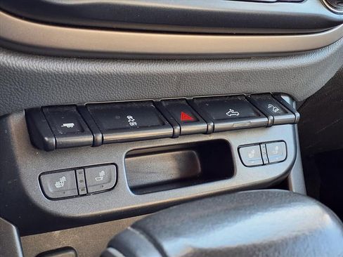 Used 2018 Chevrolet Colorado Z71 w/ Centennial Edition image 24