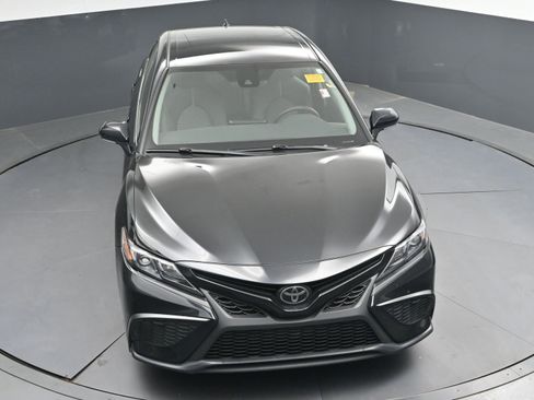 Used 2024 Toyota Camry SE w/ Convenience Package image 32