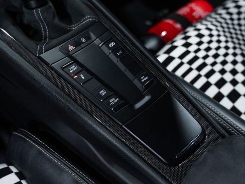Used 2016 Porsche 911 GT3 RS RWD image 49