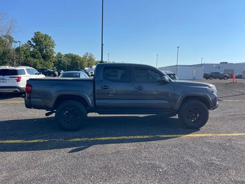 Used 2023 Toyota Tacoma SR5 AWD/4WD image 6