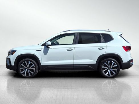 Used 2023 Volkswagen Taos SE FWD image 8