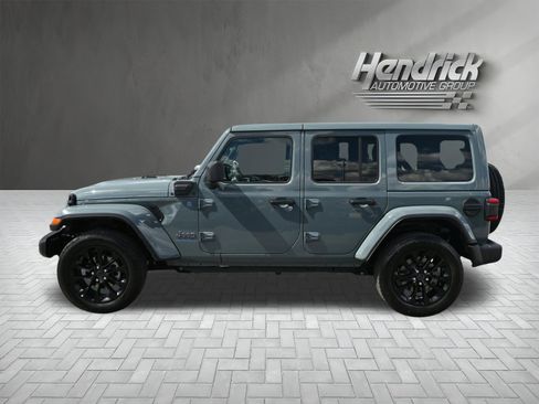 Used 2025 Jeep Wrangler Sahara w/ Safety Group image 9