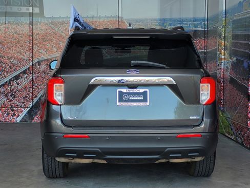 Used 2020 Ford Explorer XLT w/ Comfort Package image 7