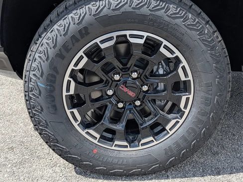 New 2026 GMC Canyon AT4 AWD/4WD image 8