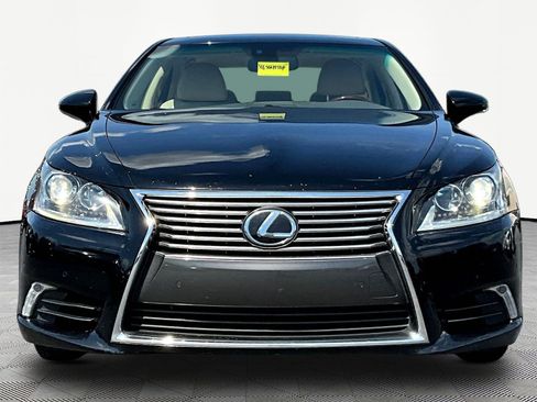 Used 2014 Lexus LS 460 AWD w/ Comfort Package image 2