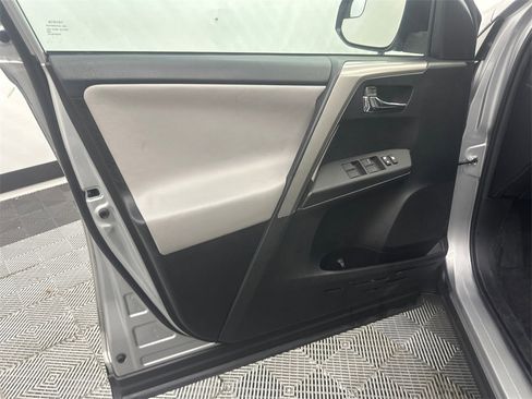 Used 2017 Toyota RAV4 XLE image 11