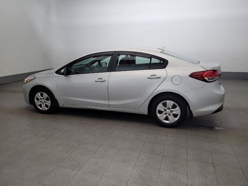 Used 2018 Kia Forte LX image 3