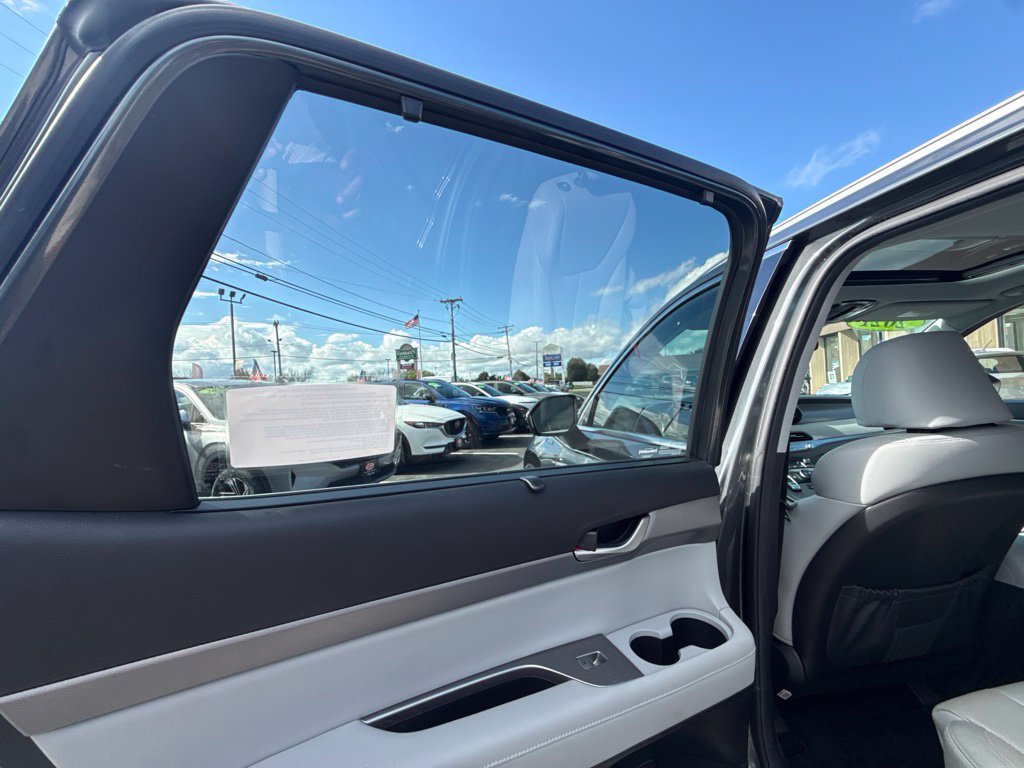 Used 2021 Hyundai Palisade SEL w/ Premium Package AWD/4WD image 32