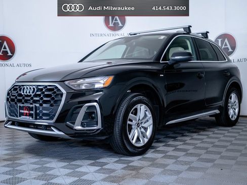 Used 2023 Audi Q5 2.0T Premium w/ Convenience Package AWD/4WD image 2