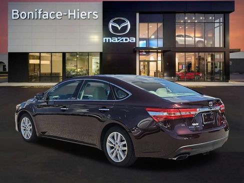 Used 2013 Toyota Avalon XLE Premium FWD image 3