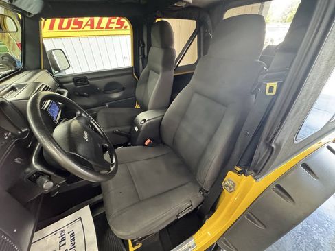 Used 2006 Jeep Wrangler X AWD/4WD image 28