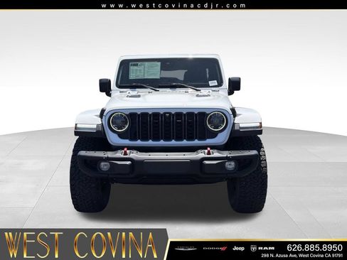 Used 2024 Jeep Wrangler Unlimited Rubicon AWD/4WD image 3