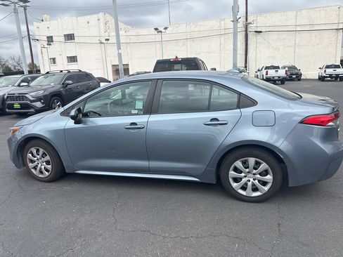 Used 2022 Toyota Corolla LE image 10