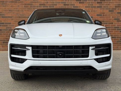 New 2026 Porsche Cayenne E-Hybrid Coupe AWD/4WD image 10