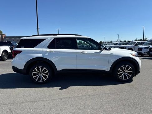 Certified 2024 Ford Explorer ST-Line w/ Class IV Trailer Tow Package AWD/4WD image 5
