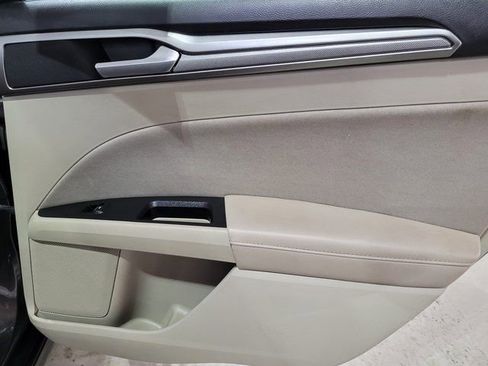 Used 2019 Ford Fusion SE image 46