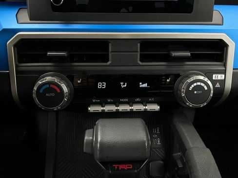 Used 2025 Toyota Tacoma TRD Off-Road image 26