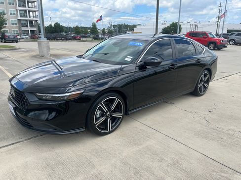 Used 2024 Honda Accord Sport image 4